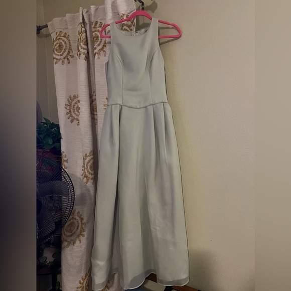 Beautiful green vintage gown. Buttons down back 😍 - Picture 10 of 10